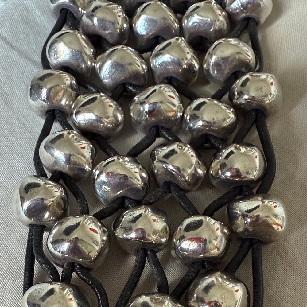 UNO de 50 silver bead and black leather bracelet - Picture 3 of 10